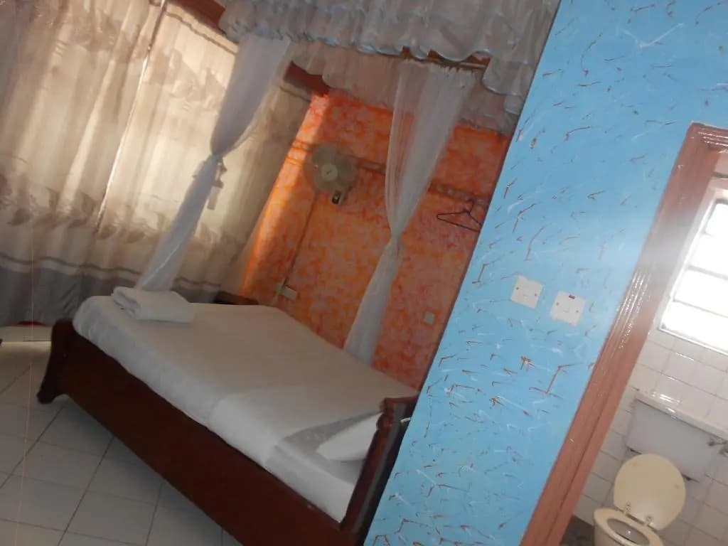 Standard Double room with lake view full double bed