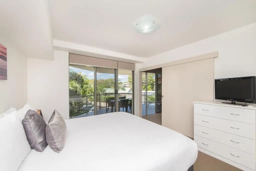 3 Bedrooms Apartment