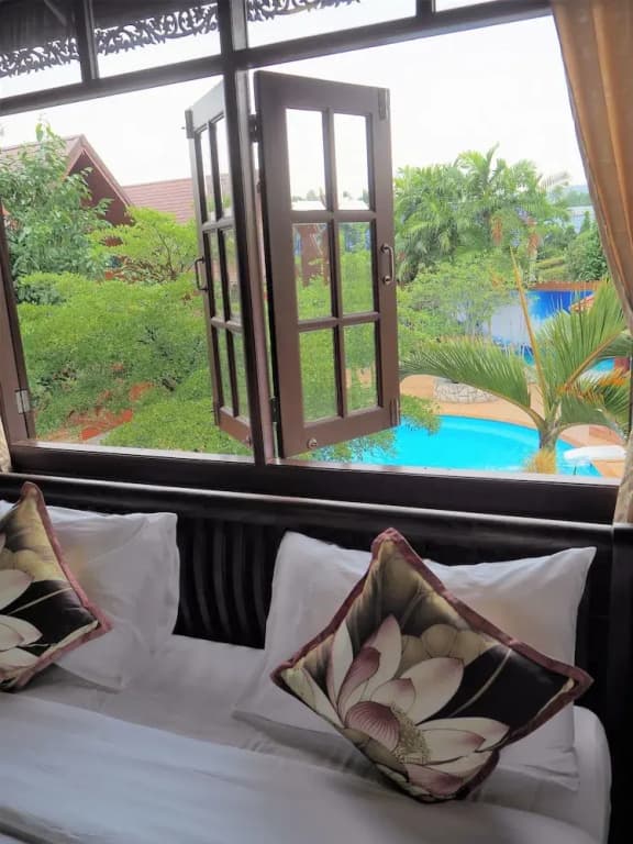 2 Bedrooms Standard Double room with pool view full double bed