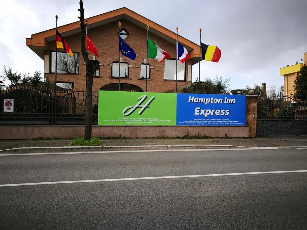 Hotel photo 12