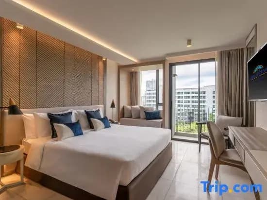 Superior Double room with balcony full double bed