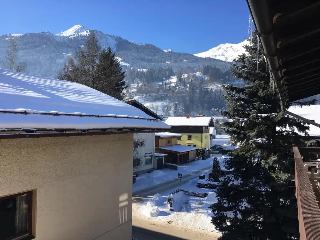 3 Bedrooms Apartment with balcony