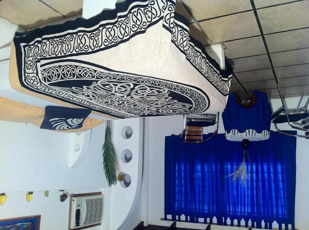 Economy room