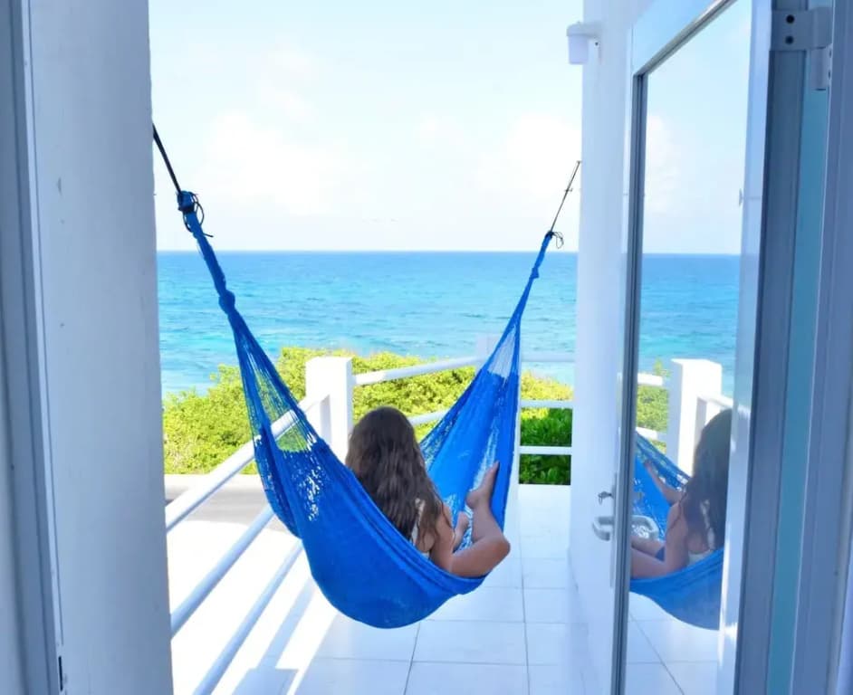 2 Bedrooms Apartment oceanfront