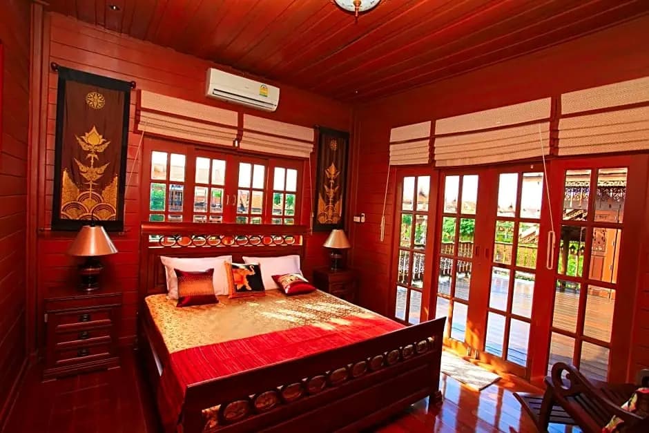 2 Bedrooms Villa