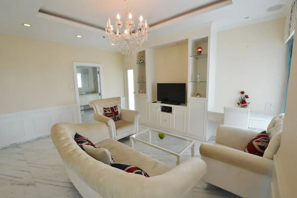 Luxury Apartment with balcony