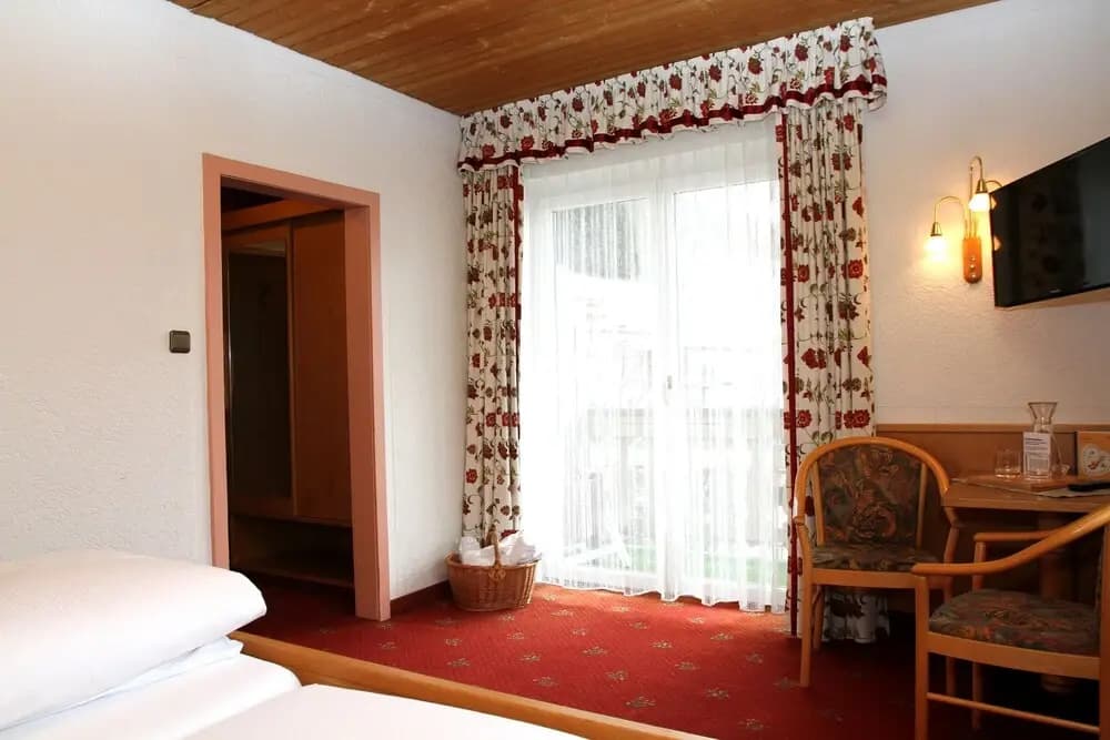 Standard Double room with mountain view full double bed