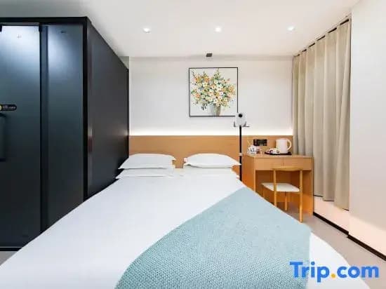 Standard Double room with balcony full double bed