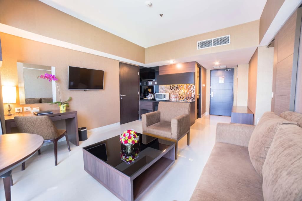Double Suite full double bed