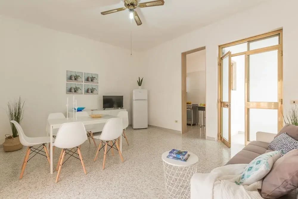3 Bedrooms Cottage