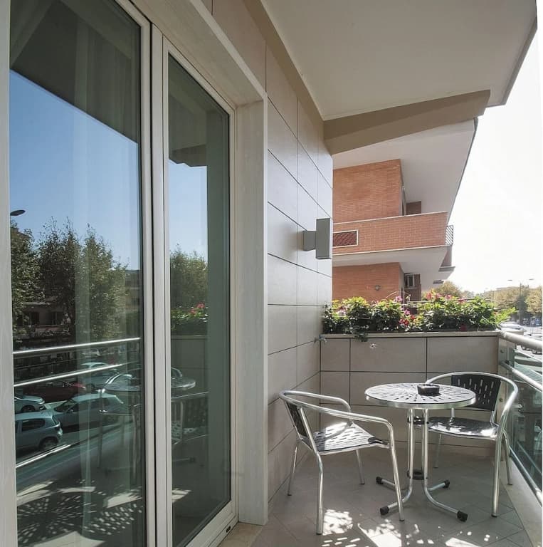 Standard Triple room with balcony