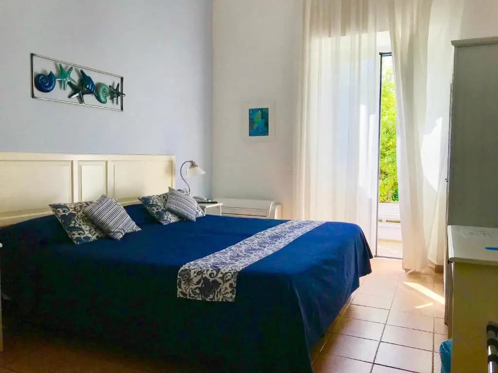 Standard Double room with balcony full double bed