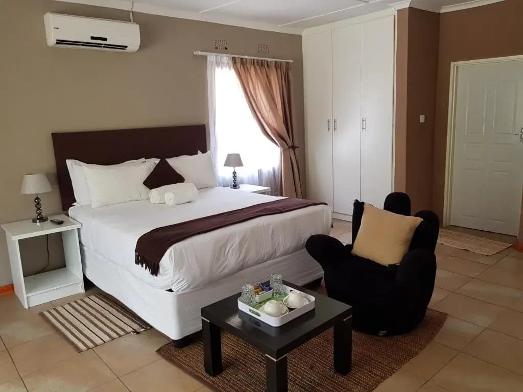 Standard Double room with garden view full double bed
