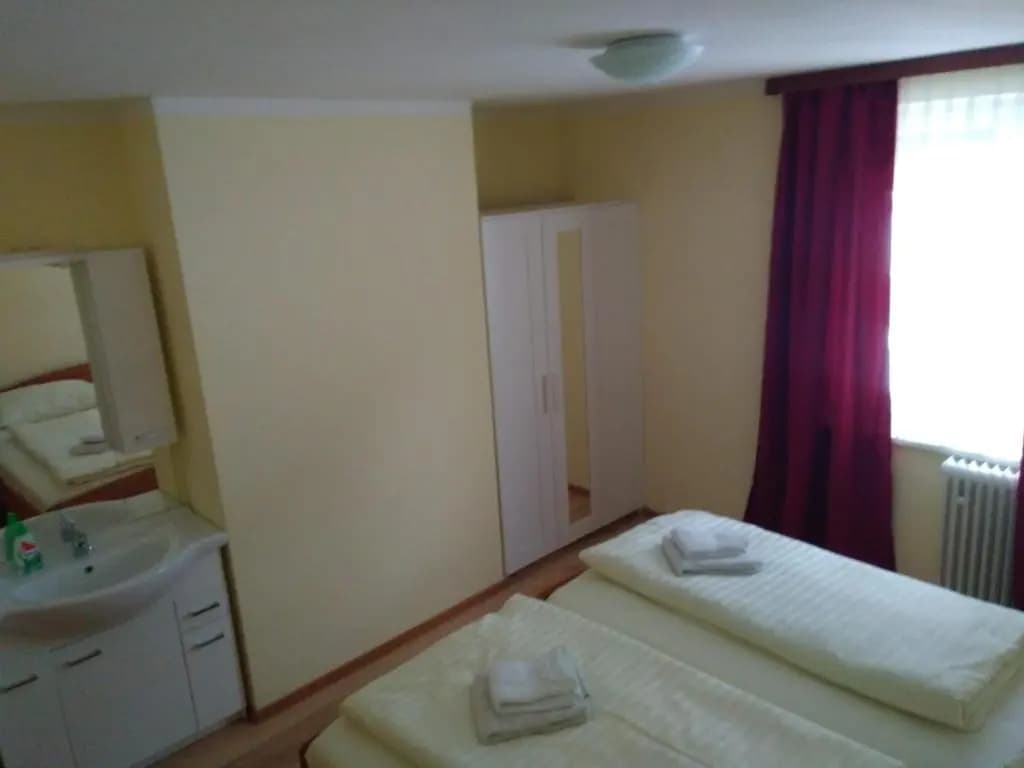 2 Bedrooms Apartment