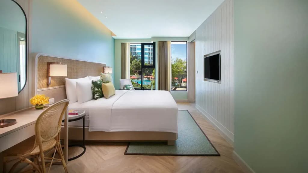 Amari Poolside Suite
