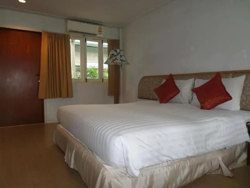 Superior Double room with pool view full double bed
