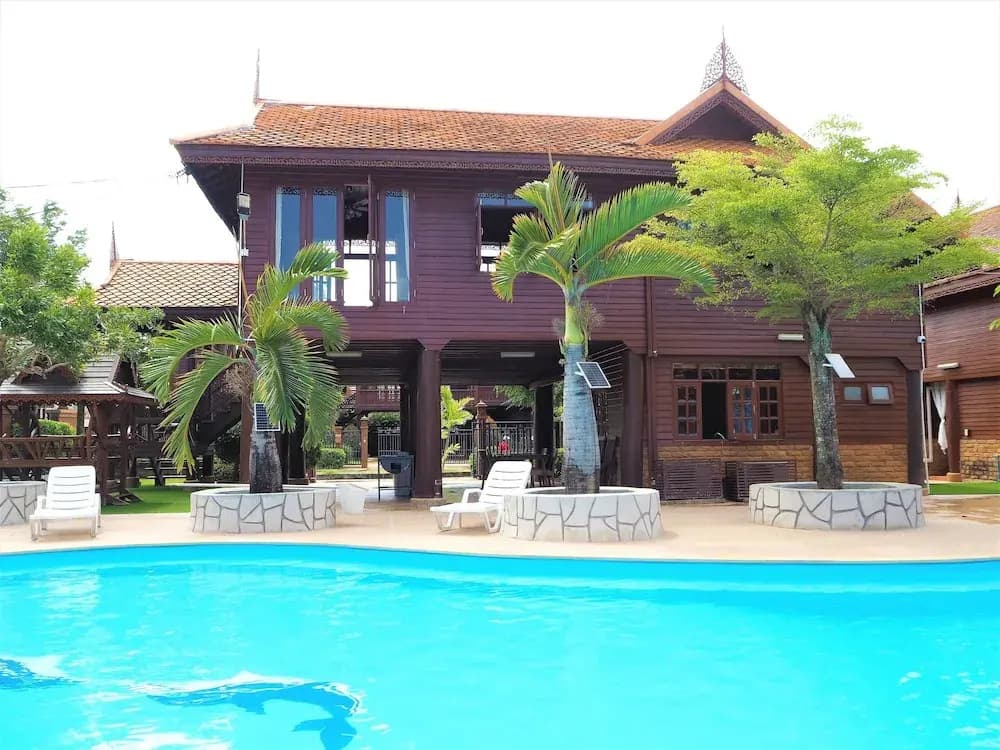 2 Bedrooms Standard Double room with balcony and with pool view full double bed