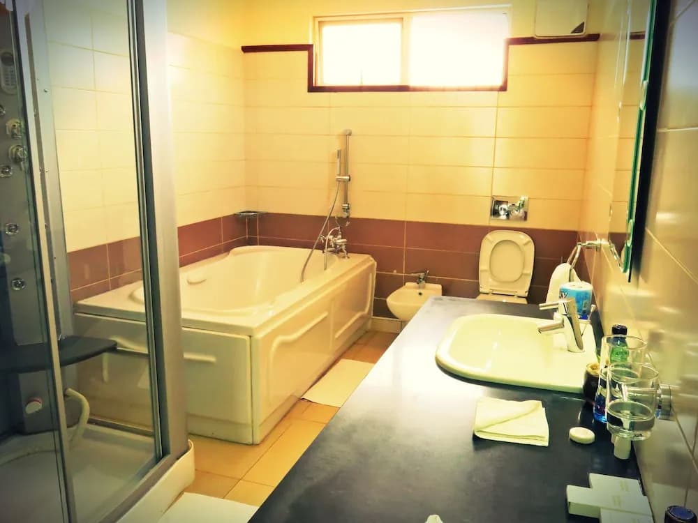 Executive Double room with balcony and with lake view full double bed