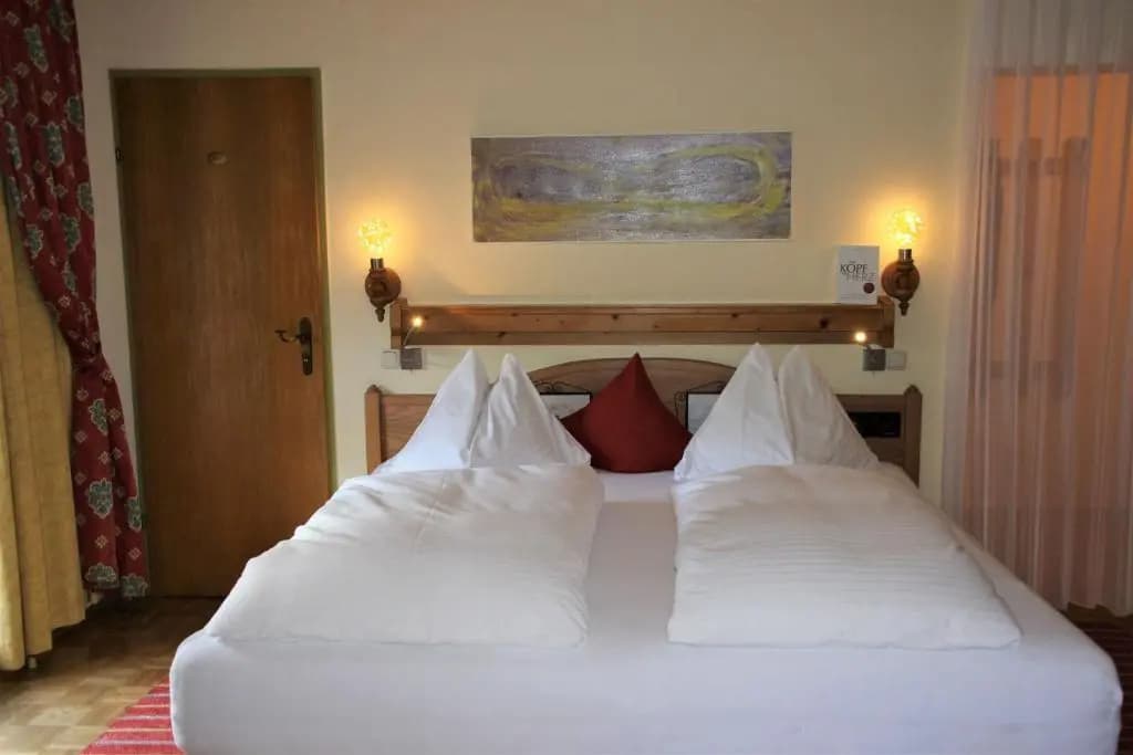 Standard Double room with balcony full double bed