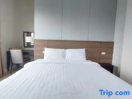 Double Suite full double bed