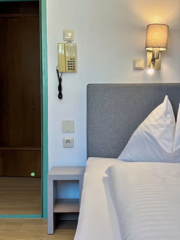 Economy room