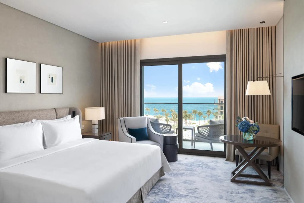 Deluxe Double room with ocean view full double bed