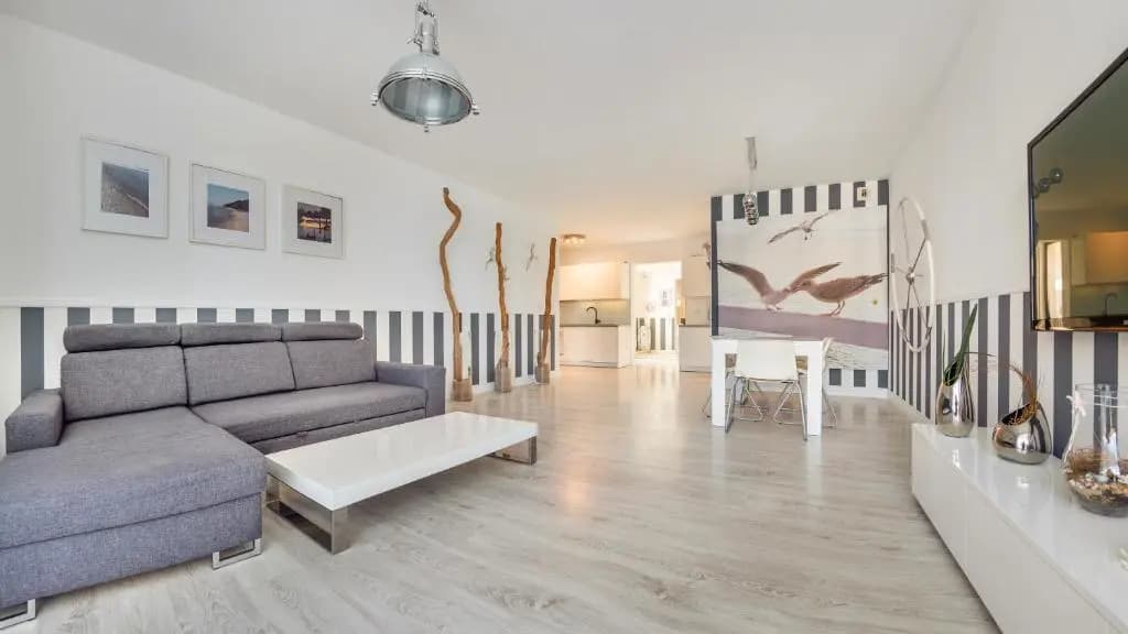 Apartment with sea view