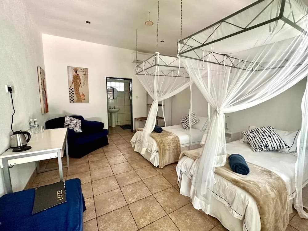 Deluxe Double room twin beds