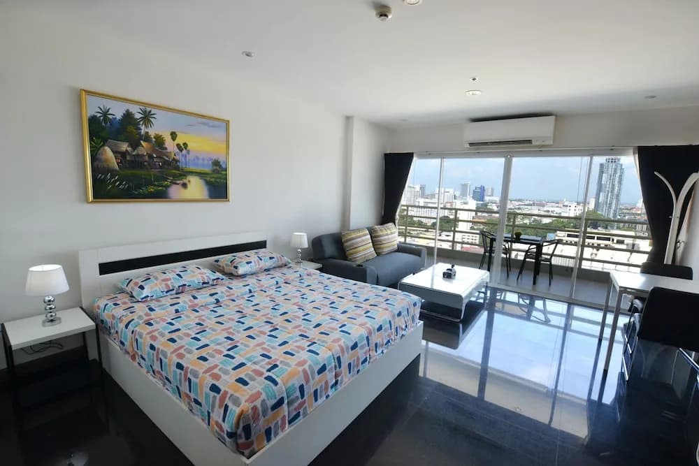 Deluxe Studio with balcony