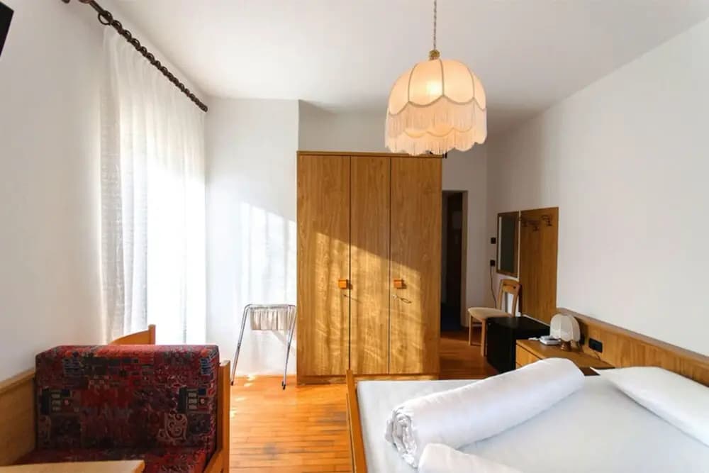 Comfort room