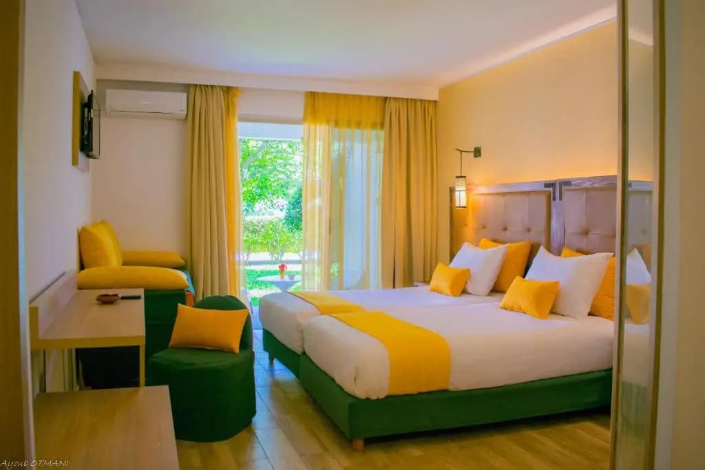 Standard Triple room