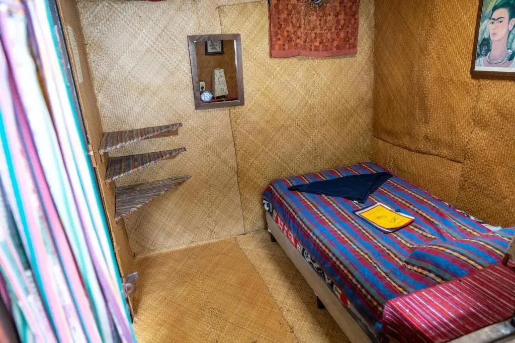 Economy room