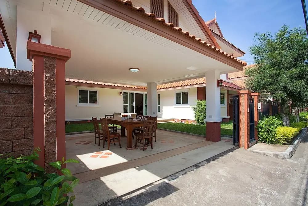 2 Bedrooms Standard Sextuple room with balcony