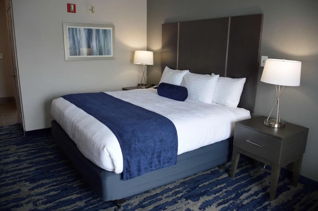 Double Suite full double bed