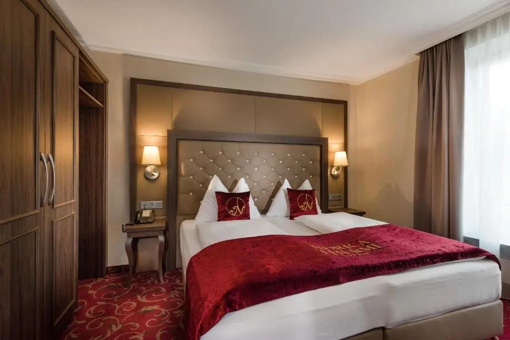 Double room with balcony full double bed