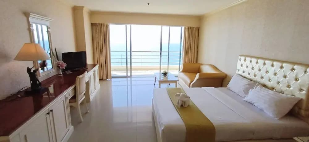 Deluxe Double room full double bed