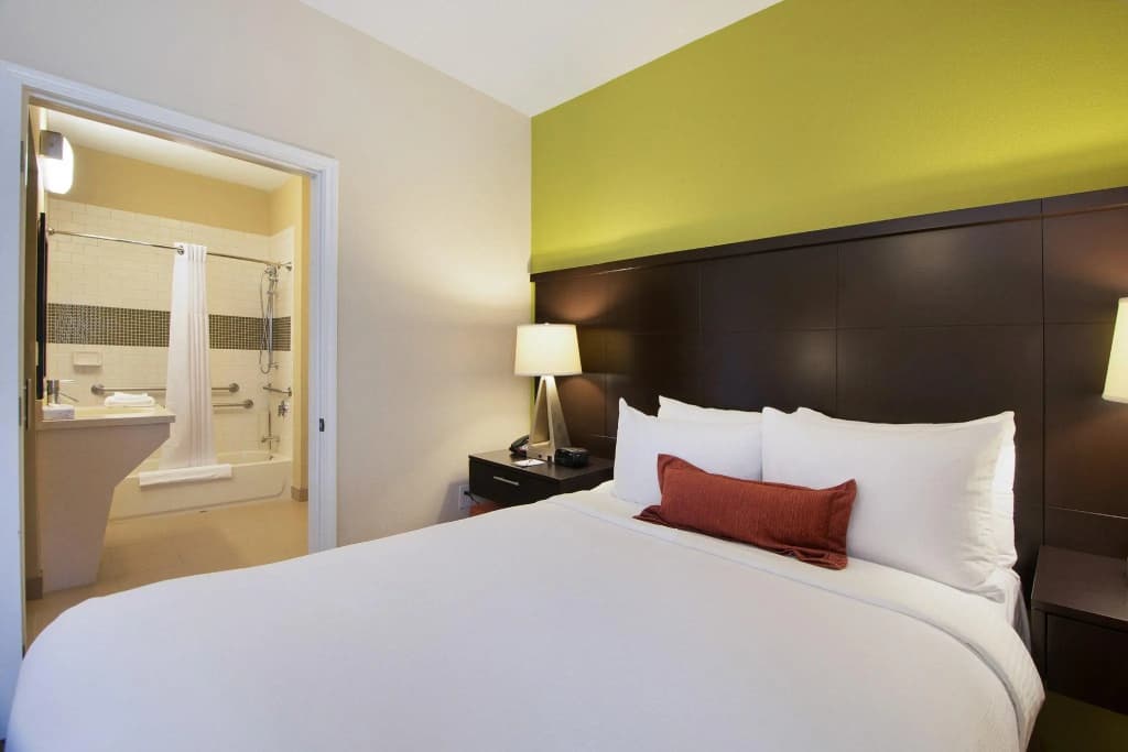 1 Bedroom Suite