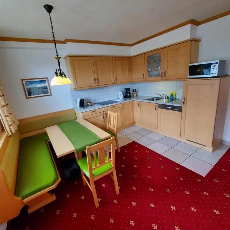 3 Bedrooms Apartment