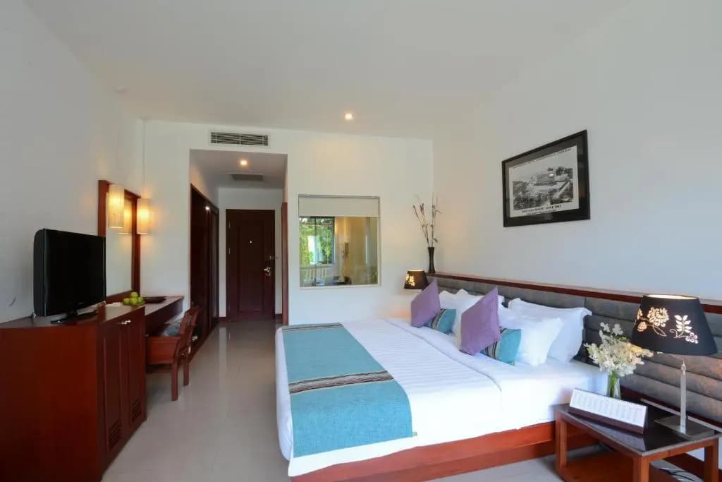 Double Sea Pavilion full double bed