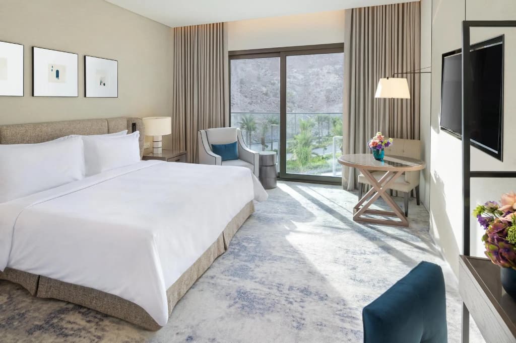 Deluxe Double room with mountain view full double bed