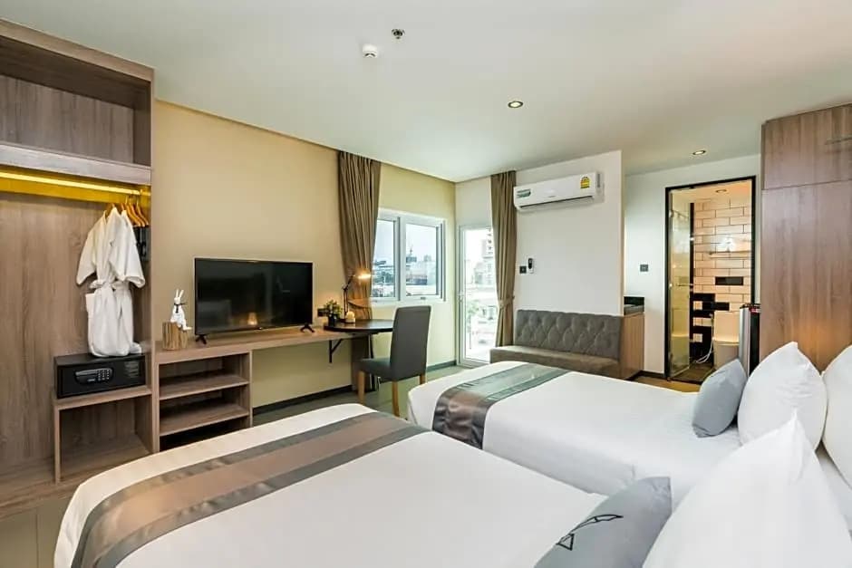 Deluxe Double room twin beds