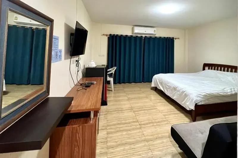 Deluxe Double room with balcony full double bed