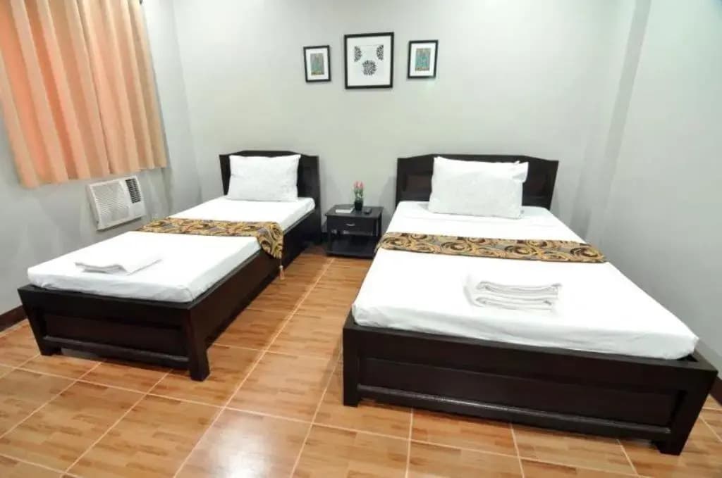 Standard Triple room