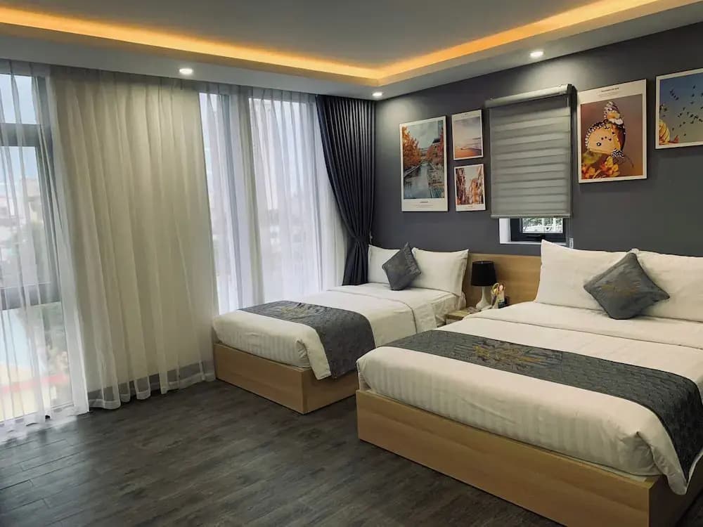 Deluxe Double room with city view full double bed