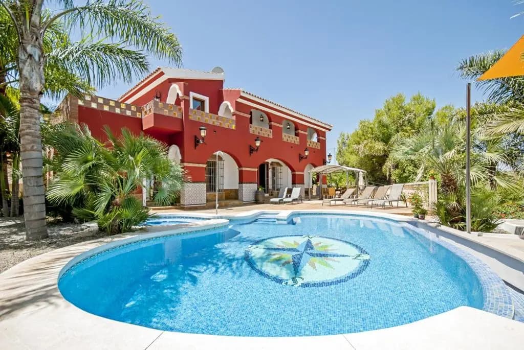 Deluxe Villa