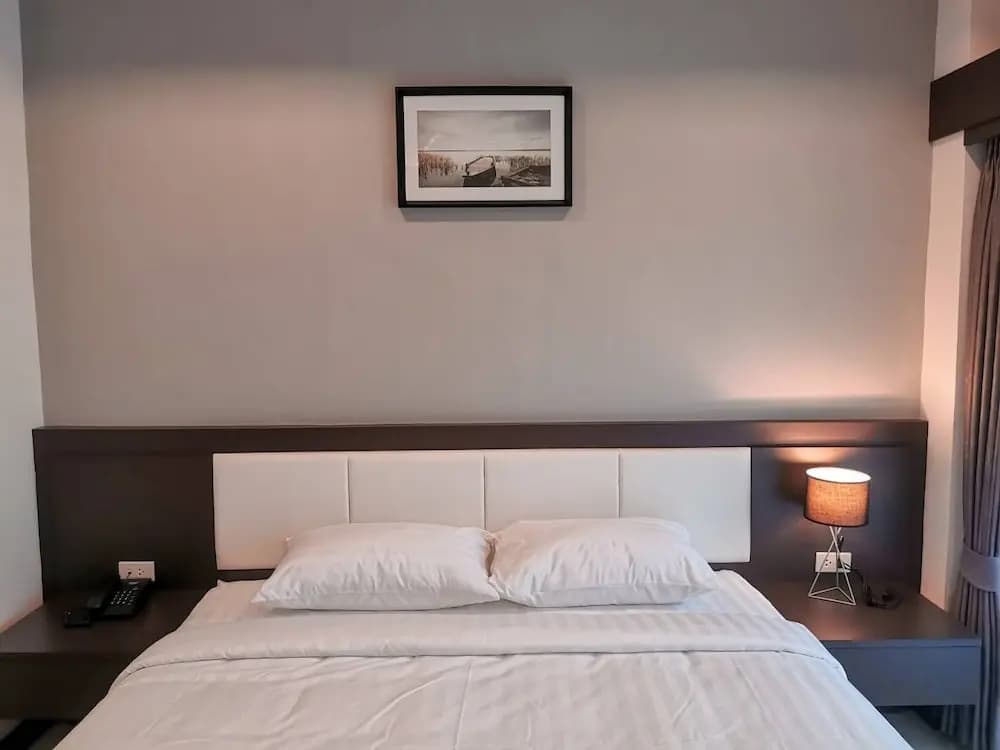 Standard Double room with balcony and with city view full double bed