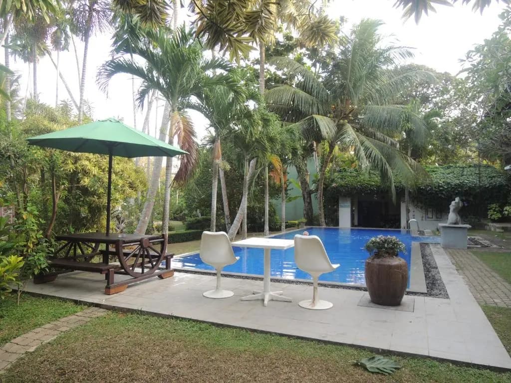 Standard Double room with pool view full double bed