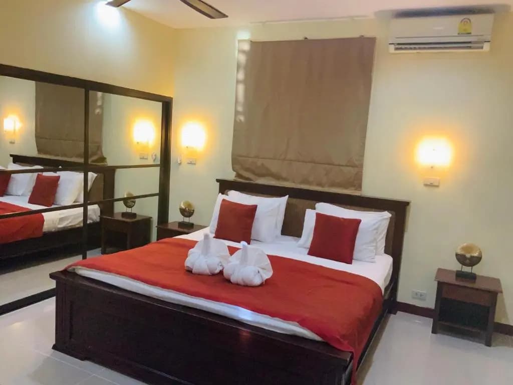 2 Bedrooms Villa