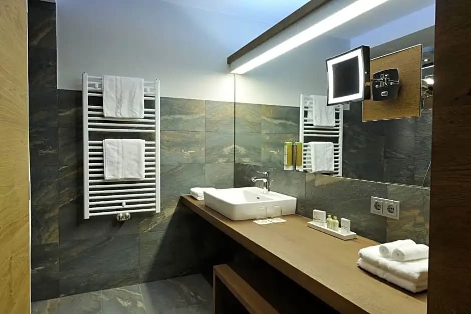 Deluxe Studio