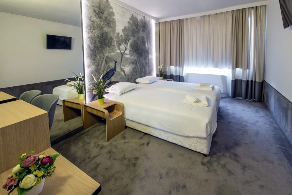 Economy room